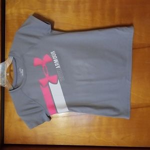 Girls' Under Armour tee. Large